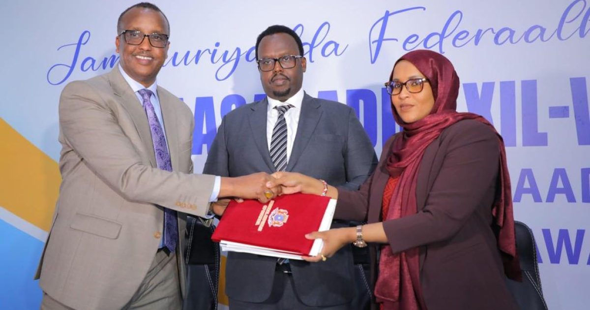 Wasiirka Gaadiidka iyo Duulista Hawada Soomaaliya Oo Xilka La Wareegtay