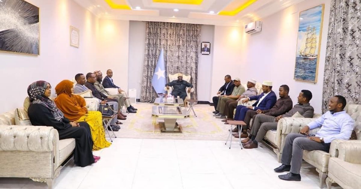 Guddoomiyaha Golaha shacabka oo la kulmay qaar ka mid ah Wasiirrada magacaaban.