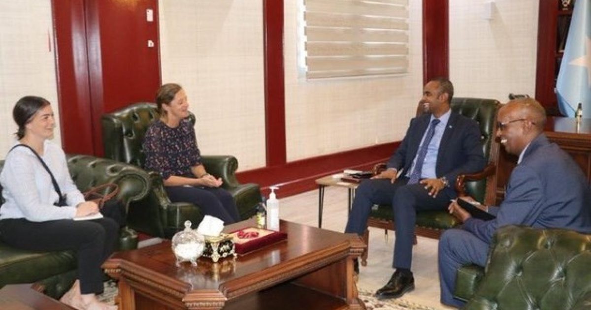 Dowladda Ingiriiska oo deeq lacageed siisay Soomaaliya