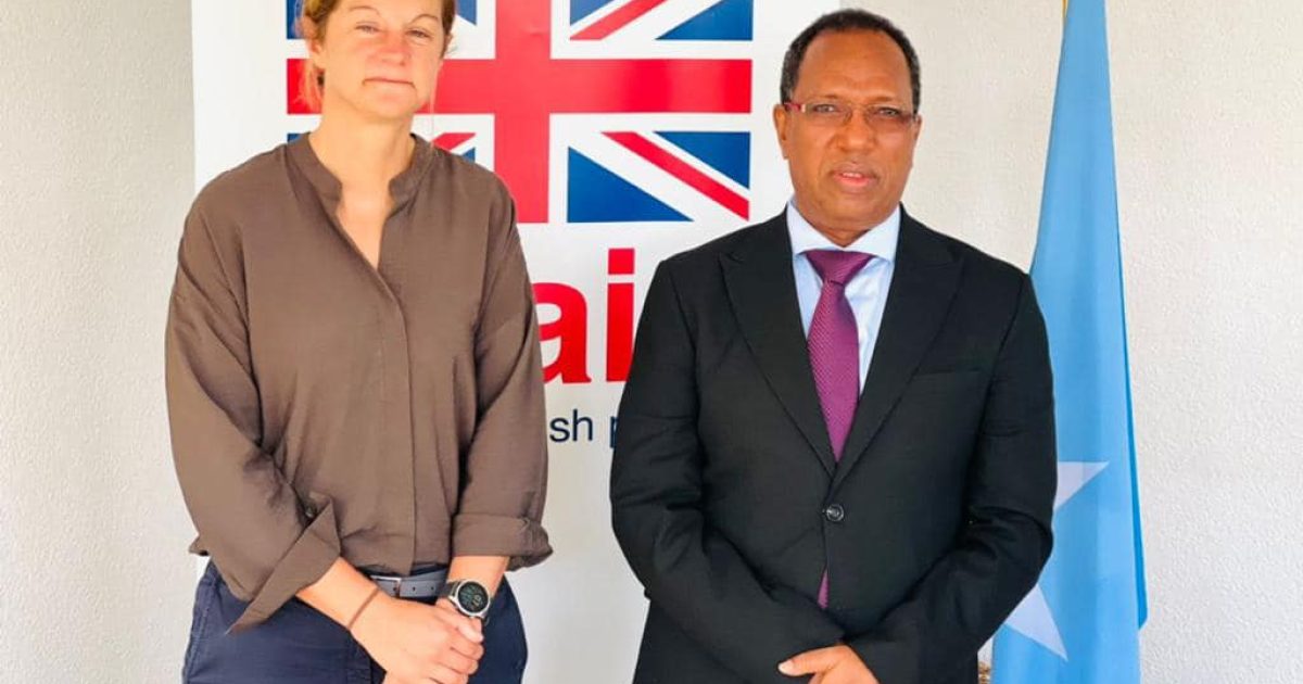 Wasiirka Maaliyadda XFS Oo La Kulmay Safiirka Dowladda Ingiriiska Ee Soomaaliya