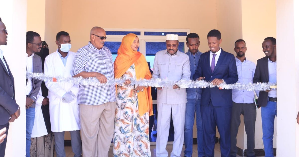 Wasiirka Xanaanada Xoolaha Oo Lagu Wareejiyay Dhismaha Xarunta Ay Ku Shaqeyn Lahaayeen