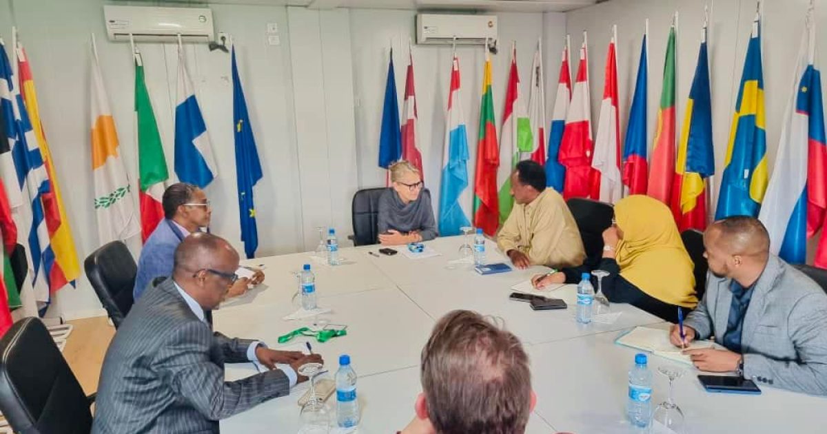 Wasiirka Amniga Oo Kulan La Qaatay Safiirka Midowga Yurub Ee Soomaaliya