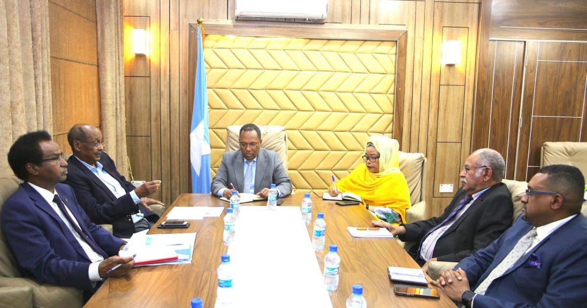 Wasiirka Maaliyadda XFS iyo golaha dhaqaalaha qaranka oo ka wada hadlay horumarinta dhaqaalaha dalka+Sawirro