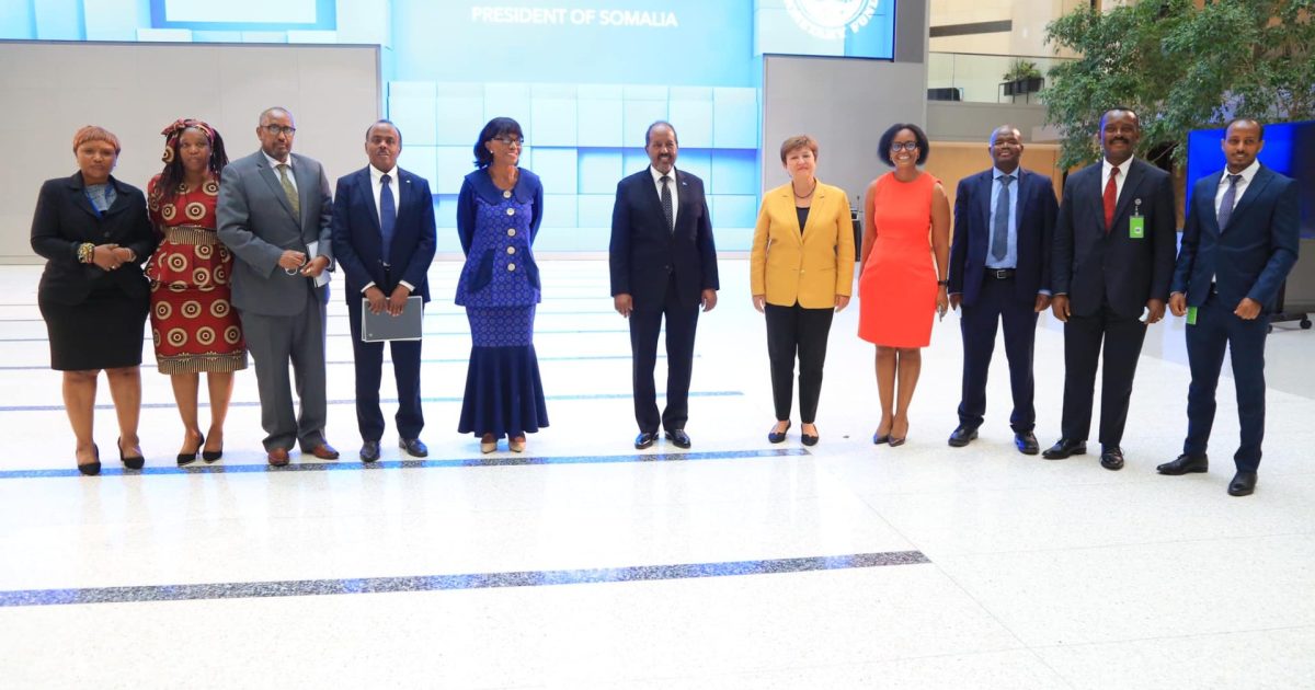 Madaxweyne JFS oo soo bandhigay qorshaha deyn cafinta iyo kobaca dakhliga dalka