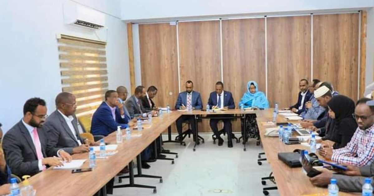 Shir udhaxeeyo wasaaradda Maaliyda DFS iyo kuwa dowlad gobleedyada oo ka furmay Muqdiaho