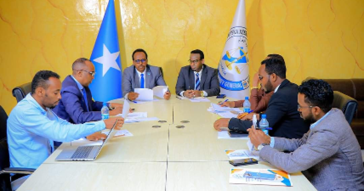 Xafiiska xeer ilaaliyaha guud ee qaranka oo qabtay kulan looga hadlayay ka hortaga dambiyada ka dhanka ah deegaanka+Sawirro