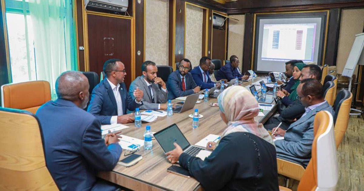 Wasiiru Dowlaha Xafiiska Ra’iisul Wasaaraha Oo Dhageystay Warbixinta La Xiriirta Mareeynta Gurmadka Qaran