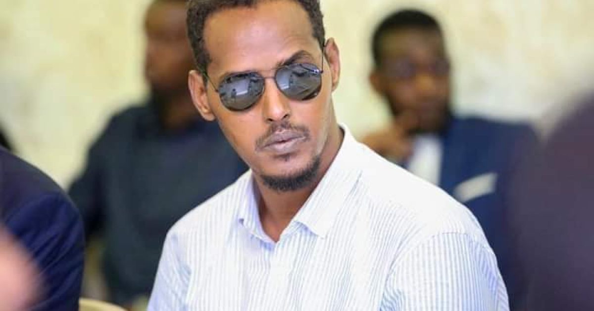 Guddoomiyaha Degmada Ceelberde Oo Ka Warbixiyay Diyaarad Gargaar Beni’aadannimo Siday Oo Ka Degtay Degmada