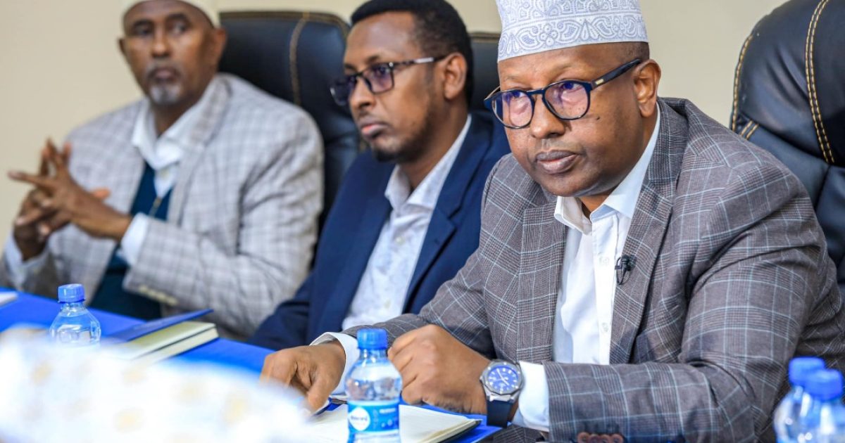 Wasiirka Arrimaha Gudaha XFS Oo Kulan Wadatashi La Yeeshay Odoyaasha Dhaqanka Ee Galmudug