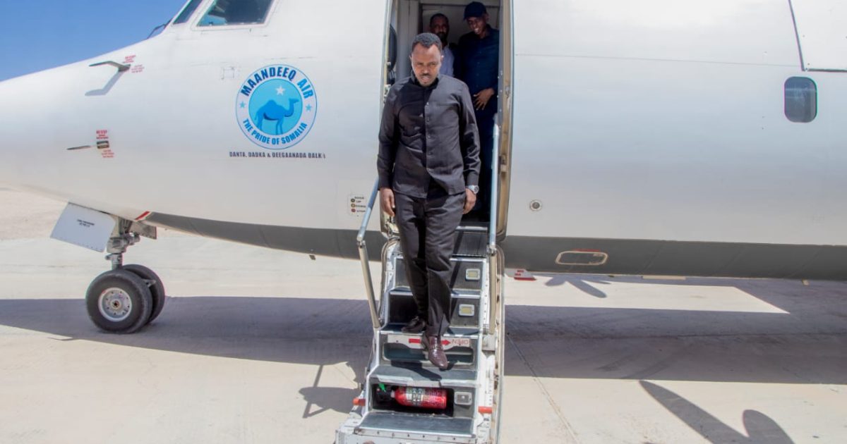 Wafdi Uu Hogaaminayo Wasiir Ku-xigeenka Warfaafinta Oo Gaaray Cadaado