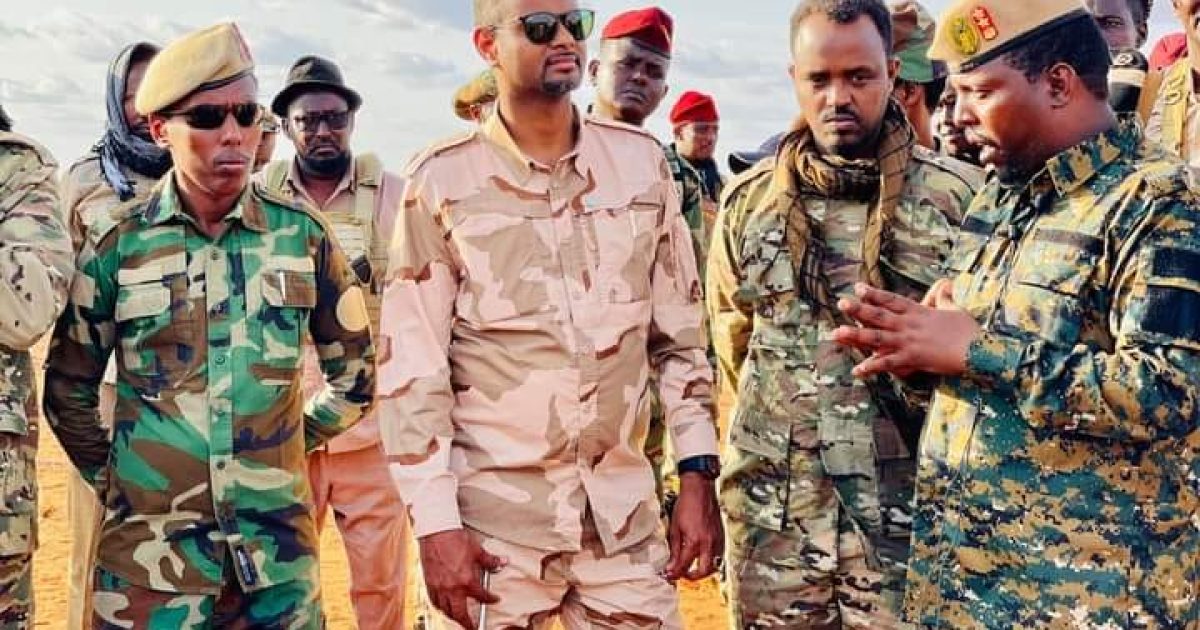 Sawirro: Wasiir difaaca iyo Taliyaha xoogga oo gaaray deegaano hoos taga Baxdo