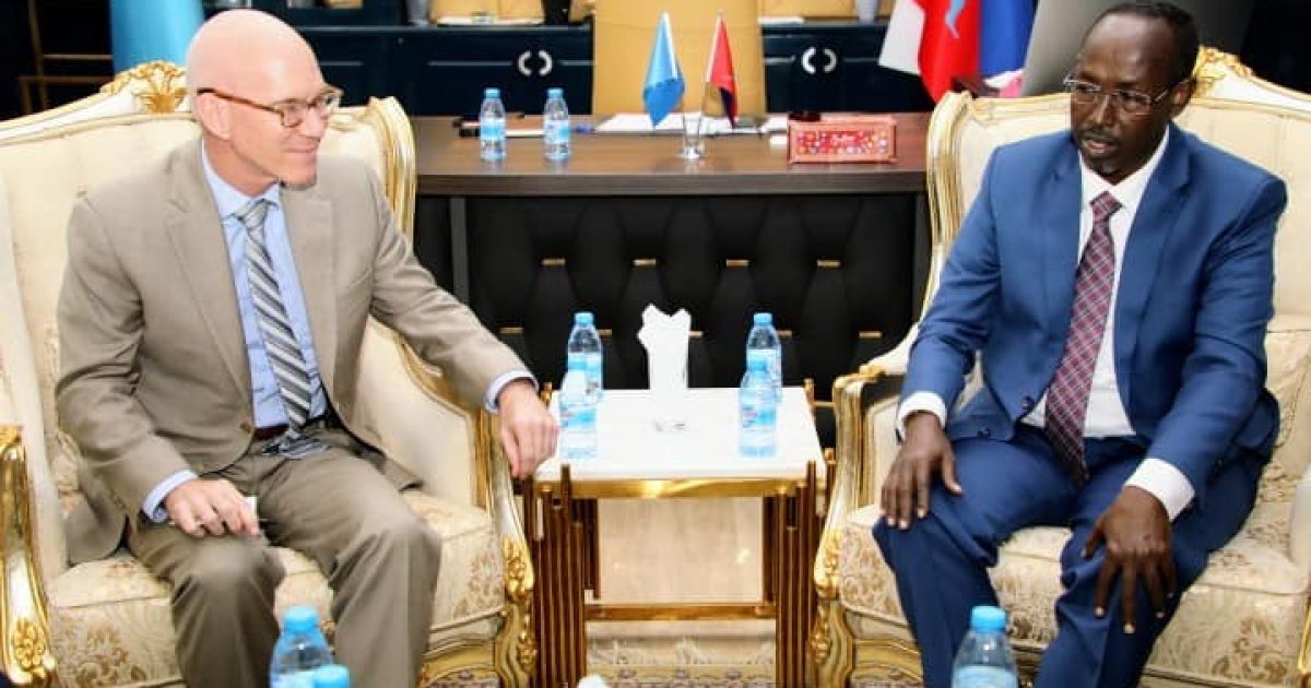 Guddoomiyaha Gobolka Banaadir Oo La Kulmay Ergeyga Gaar Ah Ee Q.M U Qaabilsan Soomaaliya