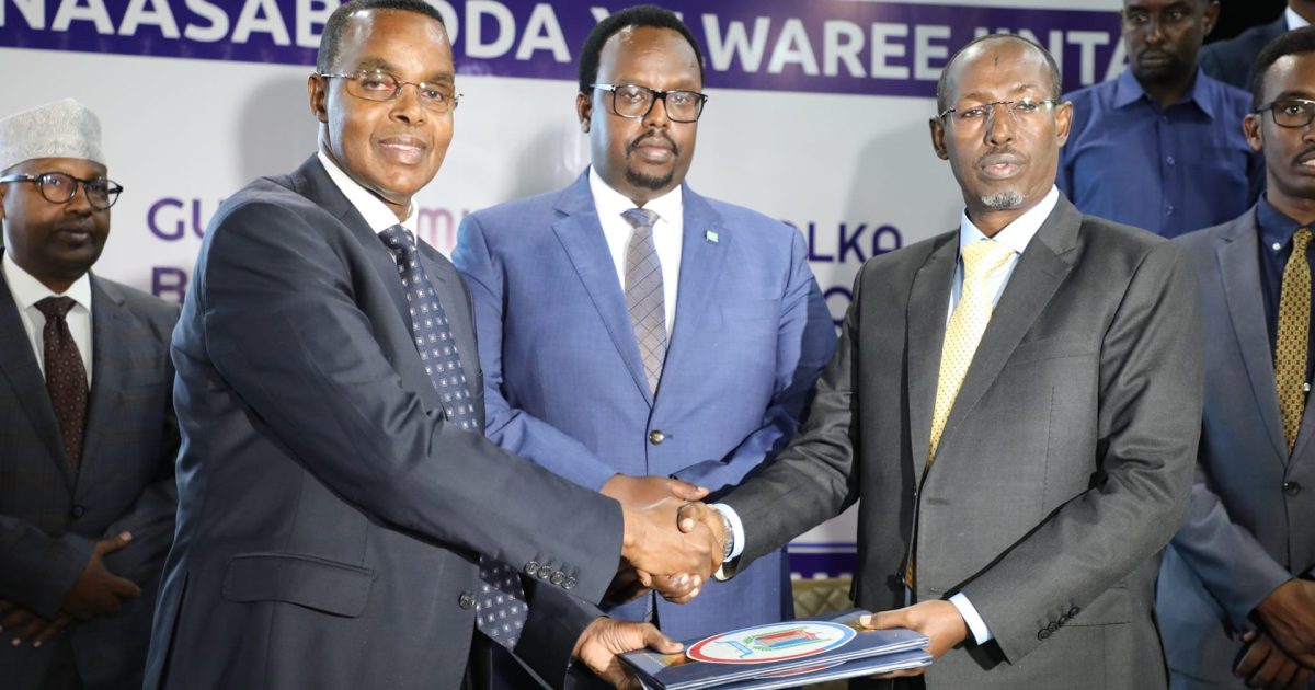 Munaasabad uu xilka kula wareegayay Guddoomiya cusub ee Gobolka Banaadir oo lagu qabtay Aqalka Dowlada Hoose ee xamar