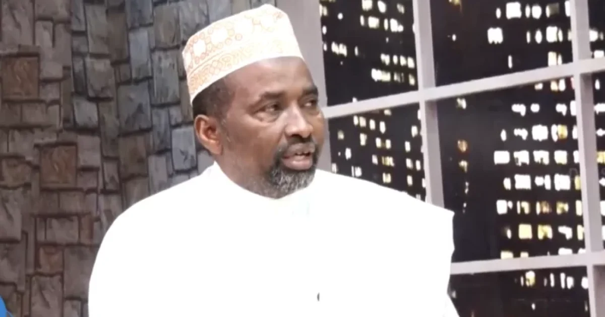 Sheikh Soomow” Al-shabaab iyo Daacish waxa ay been ka sheegeen diinteena, waa beenoolayaal cad”.