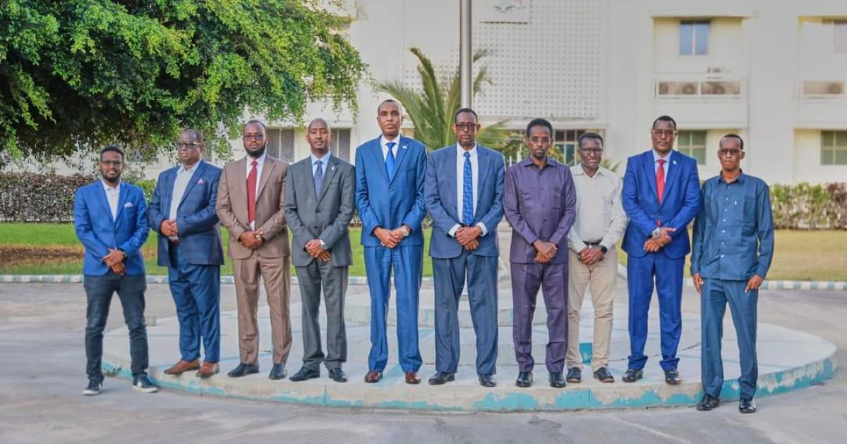 R/W Xamse Oo Xafiiskiisa Ku Qaabilay Wasiirada kalluumeysiga heer F iyo DG