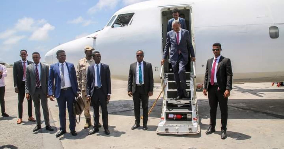 Madaxweyne Laftagareen oo Muqdisho soo gaaray