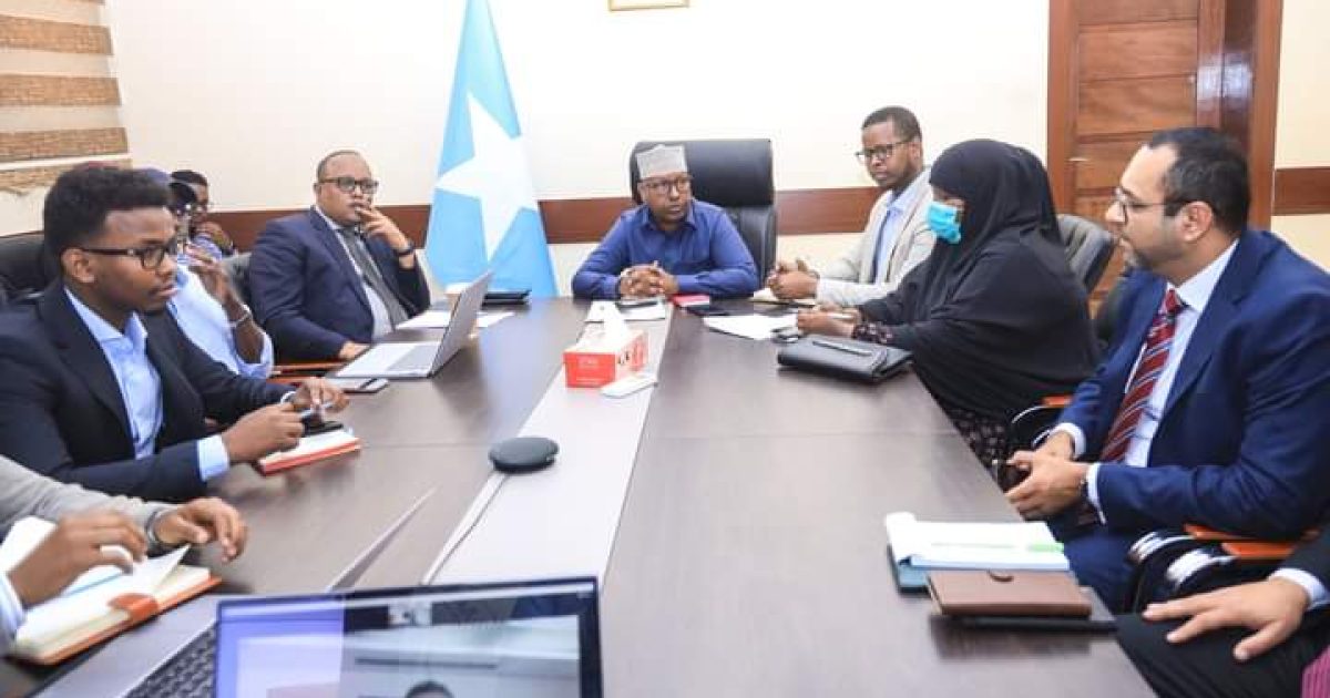 Wasiirka Arrimaha Guddaha oo kulan la qaatay masuuliyiin ka socday Heya’adda Nadra