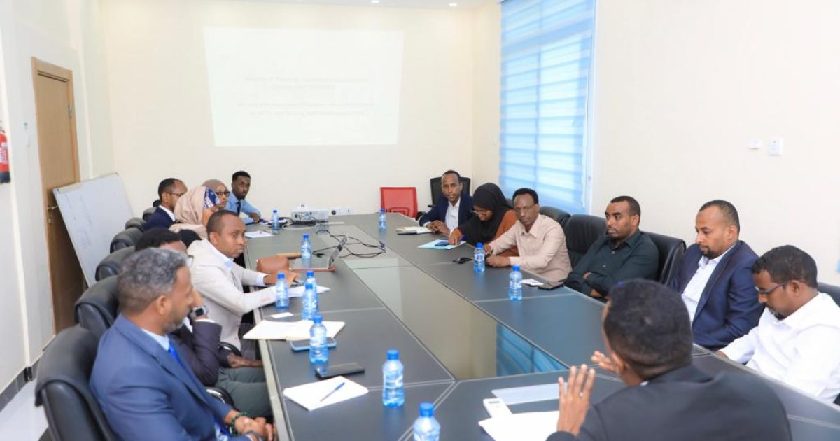 Wasaaradda qorsheynta XFS oo wada shaqeyn wanaagsan la leh golaha shacabka+Sawirro