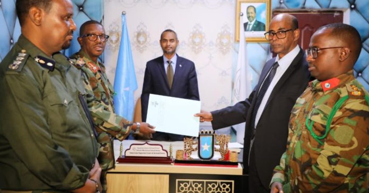 Guddoomiyaha cusub ee Maxkamadda Sare Ee Ciidamada oo xilka la wareegay