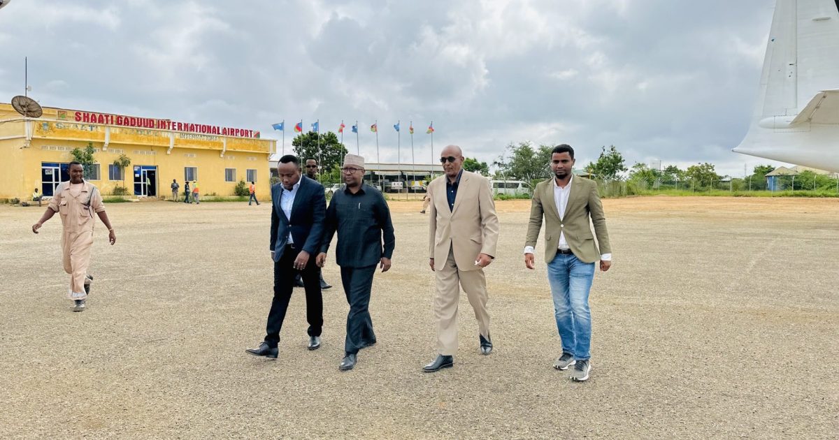 Wasiirka arrimaha gudaha XFS oo gaaray Baydhabo