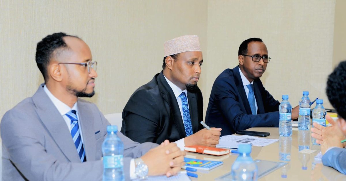 Wasiirka qorshaynta XFS oo kulan la qaatay safiirka dalka Swedan u fadhiya Soomaliya