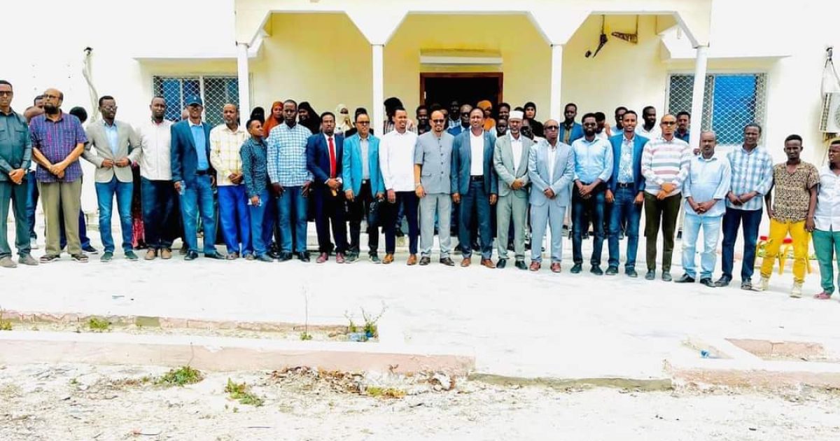 Wasiirka Amniga Gudaha Oo Kulan Duco Ah U Sameeyay Shuhadadii Soobe laba