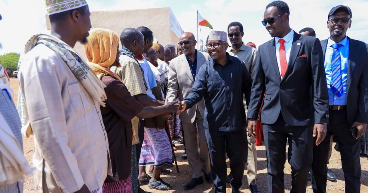 Wasiirka Arrimaha Gudaha XFS Oo Gaaray Xuddur “SAWIRRO”