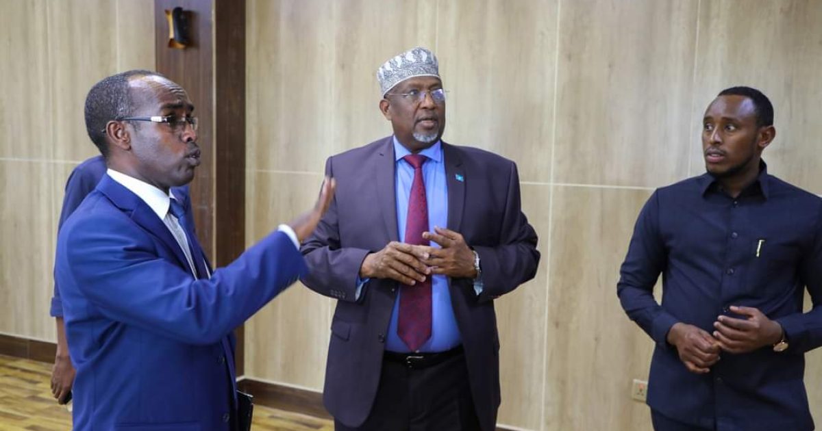 Guddoomiyaha Golaha Shacabka Oo Kormeeray Xafiisyadda Guddoonka