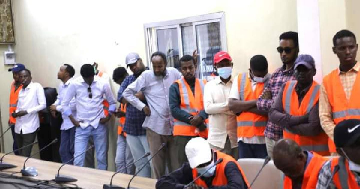 Kulan Looga Hadlayay Dadkii Ku Waxyeeloobay Qaraxii Zoobe2 Oo Lagu Qabtay Wasaaradda Hawlaha Guud