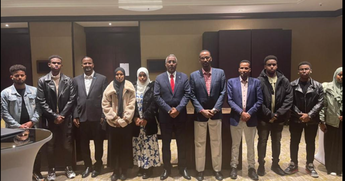 Wasiirka Arrimaha Dibadda XFS oo kulan la qaatay ardayda Soomaaliyeed ee wax ku barta dalka Serbiya