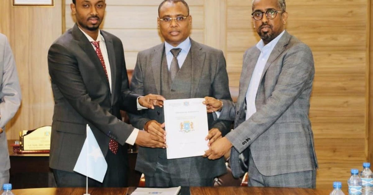 Agaasimaha Guud Ee Wasaaradda Ganacsiga Oo Si Rasmi Ah Xilka Ula Wareegay