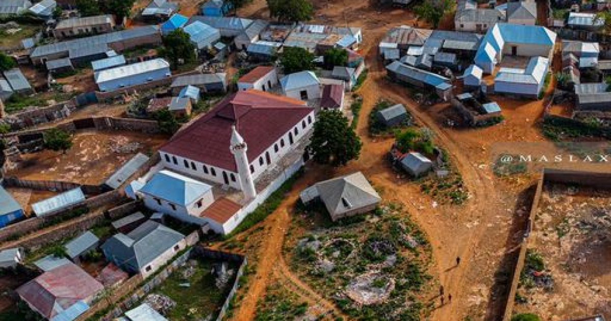 Ra’iisul XFS oo gaaray degmada Aadan yabaal