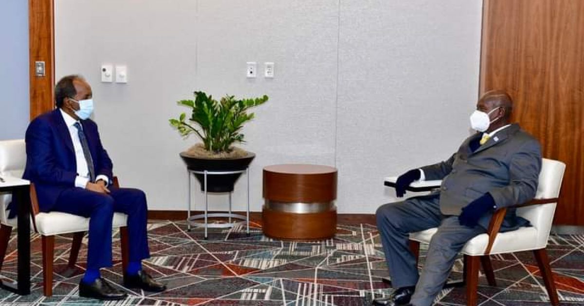 Madaxweyne Xasan Sheekh Oo La Kulmay Madaxweynayaasha Dalalka Uganda iyo Kenya