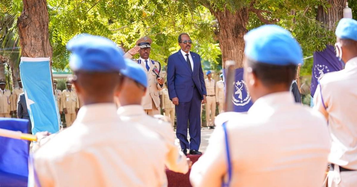 Madaxweynaha Dalka Oo ka qeybgalay Xuska sannad-Guurada 79aad ee Booliiska Soomaaliyeed