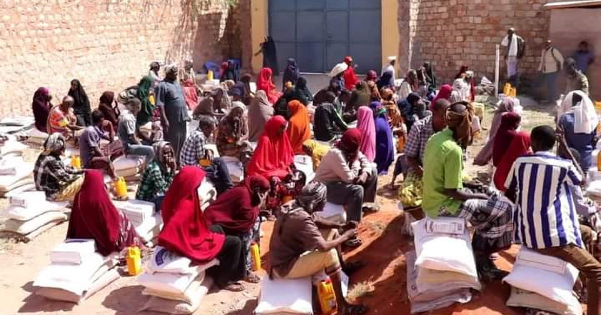 Qoysas ku nool degmada Bardaale oo deeq raashin ah la gaarsiiyay