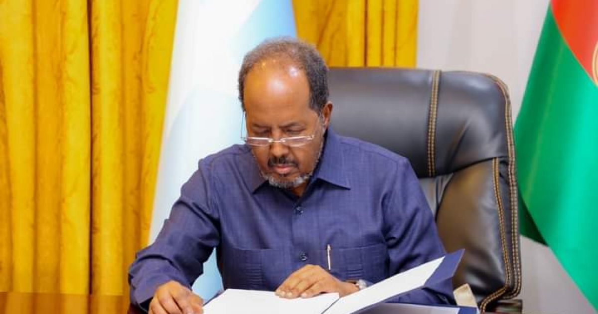 Madaxweyne Xasan Sheekh oo saxiixay sharciga miisaaniyadda sanadka 2023-ka