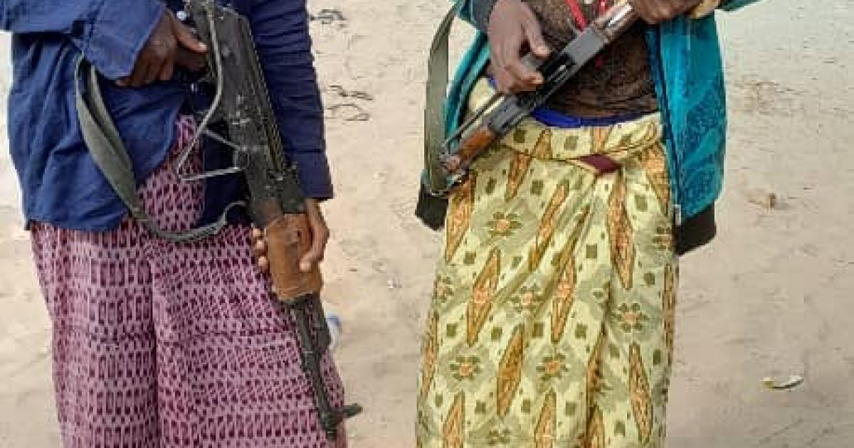 Booliiska degmada Yaqshiid oo gacanta ku dhigay laba ruux oo Hubeysan