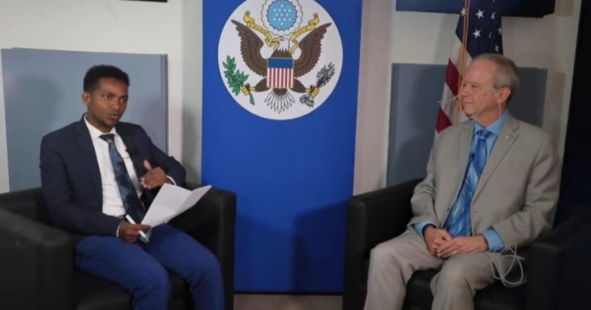 Safiirka Maraykanka u jooga Soomaliya oo ka hadlay doorkooda taageero siinta hawlgalada dalka looga xorraynayo khawaariijta