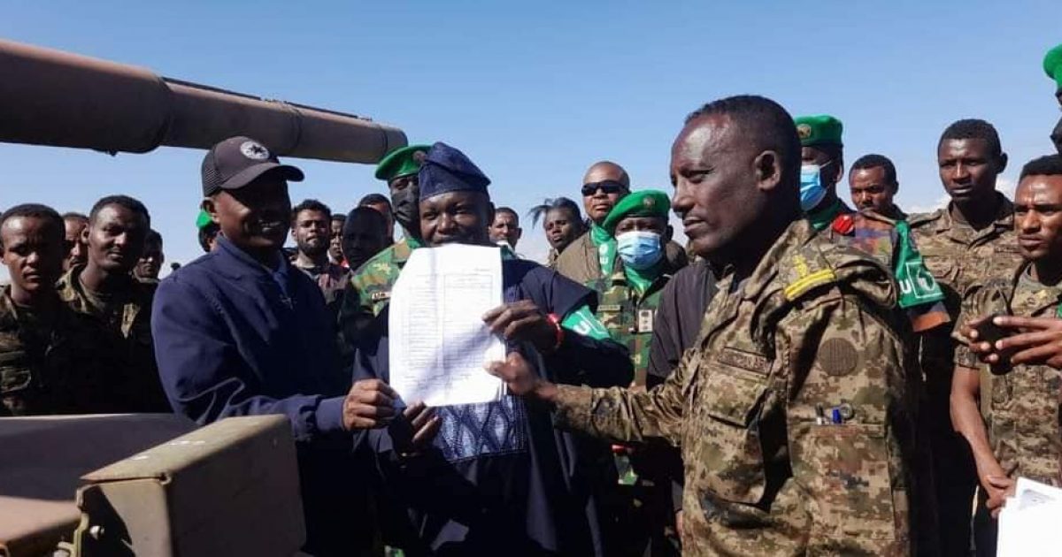 Jabhadda TPLF oo Dowladda ku wareejisay Hubkii ay ku dagaalamayeen