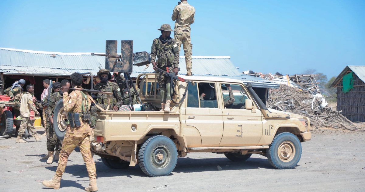 Sawirro: Madaxweyne ku xigeenka Jubbaland oo tegay furimaha dagaalka