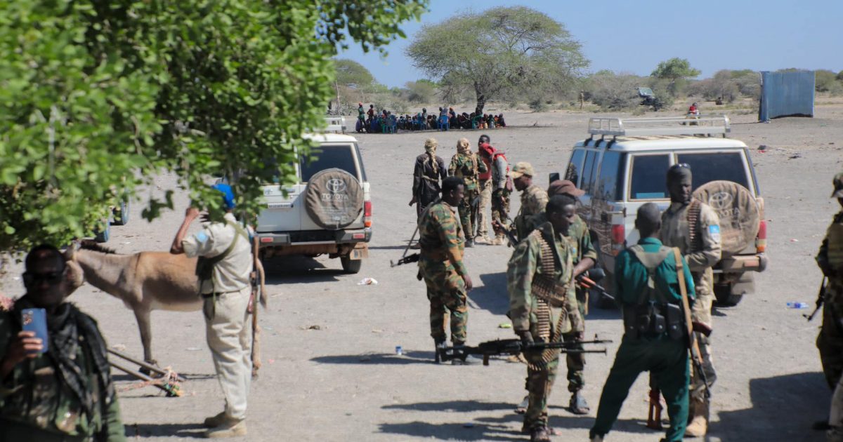 Sawirro: Madaxweyne ku xigeenka Jubbaland oo tegay furimaha dagaalka