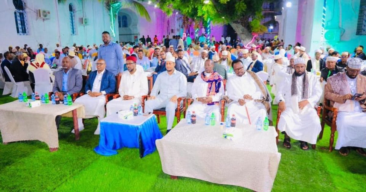 Maamulka Gobolka Banaadir oo casho sharaf u sameeyey Culuma’udiinka Soomaaliyeed.