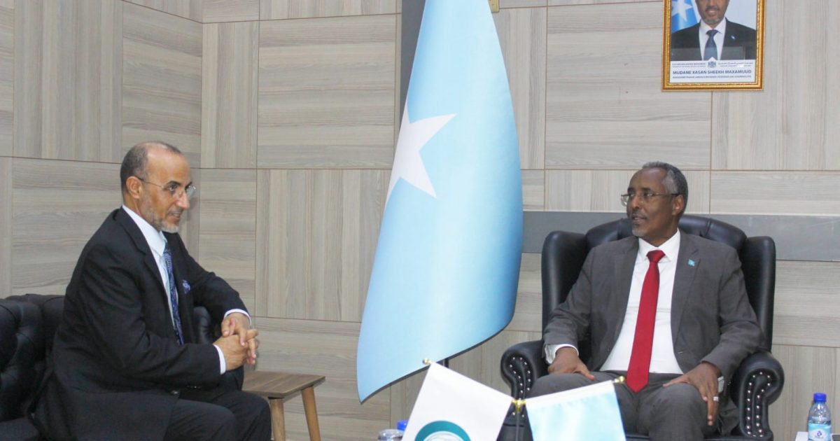 Wasiirka arrimaha dibadda X.F.S oo qaabilay madaxa Ergada OIC u qaabilsan Soomaaliya