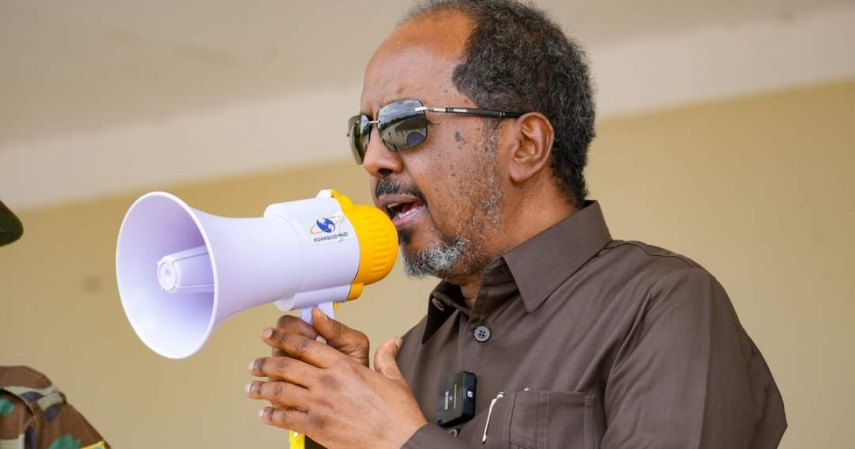 Madaxweyne Xasan Sheekh Oo La Hadlay Ciidanka Ku Jira Xerada Jeneraal Goordan