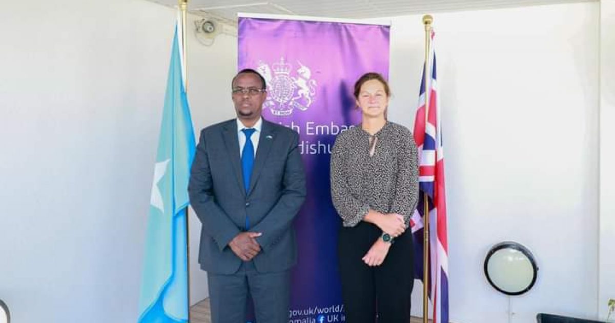 Madaxweynaha Hirshabeelle oo la kulmay Safiirka Ingiriiska ee Soomaaliya