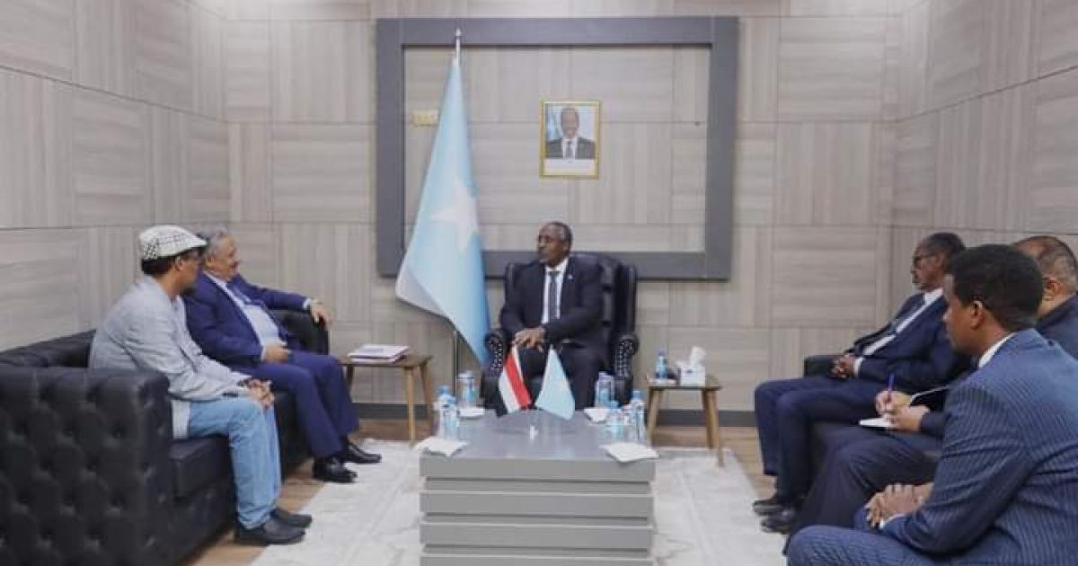 Wasiirka Arrimaha Dibadda Soomaaliya oo qaabilay Safiirka Yemen ee Soomaaliya