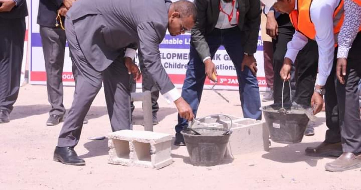 Wasiirka Xanaanada Xoollaha XFS oo amray dadka degan xarumaha wasaaradda in ay baneeyaan.