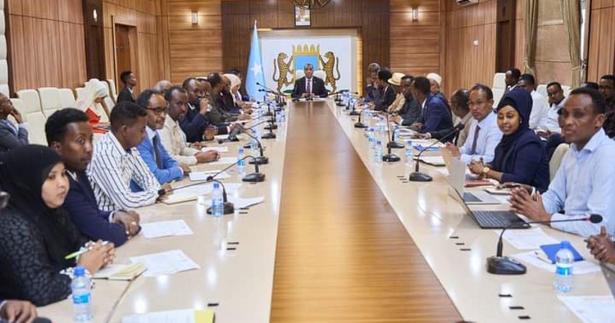 Ra’iisul Wasaare Xamse oo guddoomiyey shir muhiim ah oo looga hadlayey horumarinta dhaqaalaha