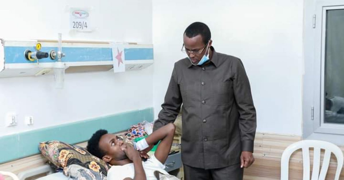 Madaxweynaha Hirshabeelle oo caawa Isbitaalka Erdoğan ku booqday dhaawacyada qaraxii Maxaas