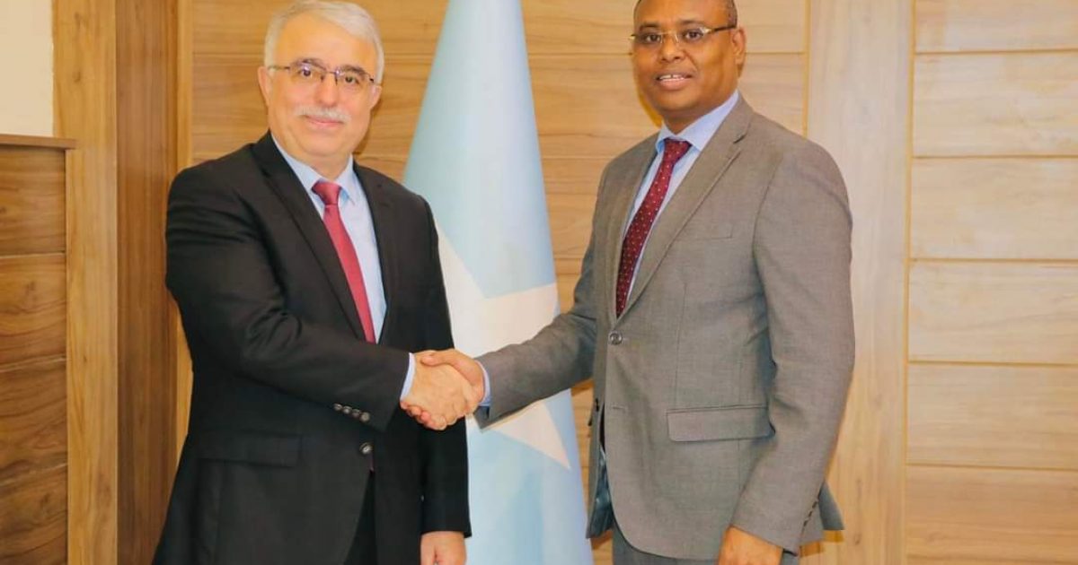 Wasiirka Ganacsiga XFS Oo Xafiiskiisa Ku Qaabilay Danjiraha Dowladda Turkiga